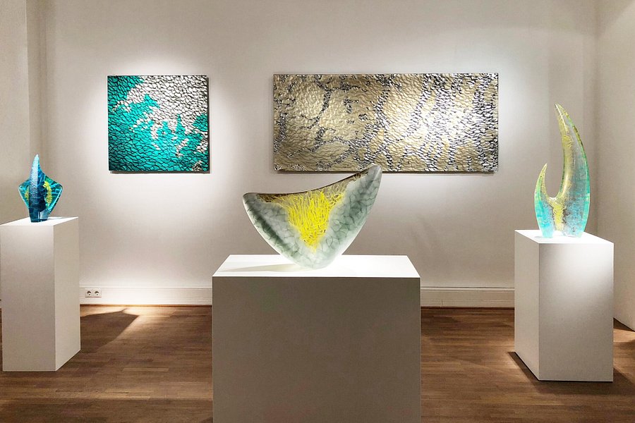 Continuum Gallery, expressive glass & contemporary art image