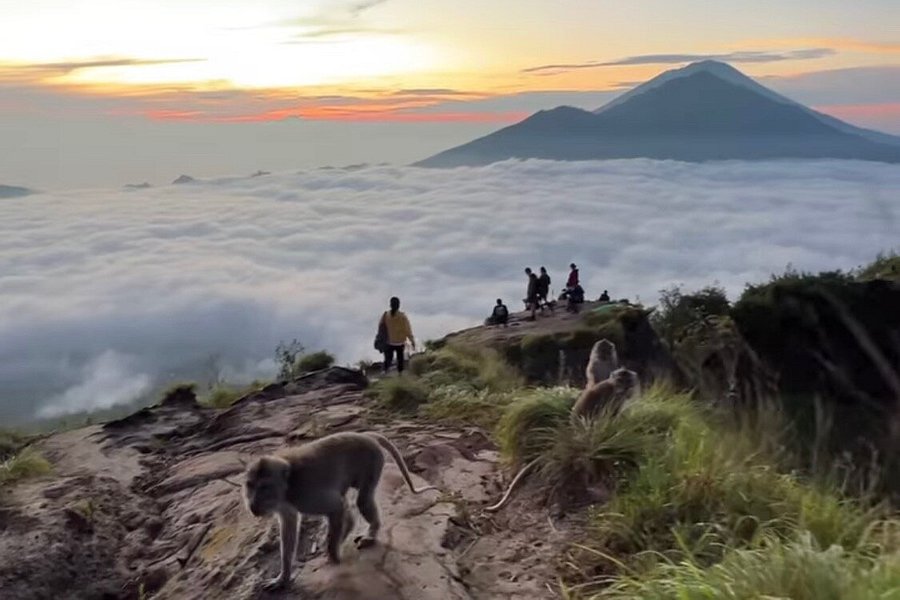 Trekking Mount Batur Bali image