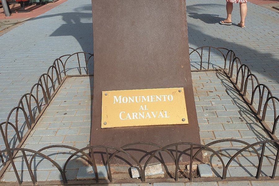 Monumento a Ícaro image