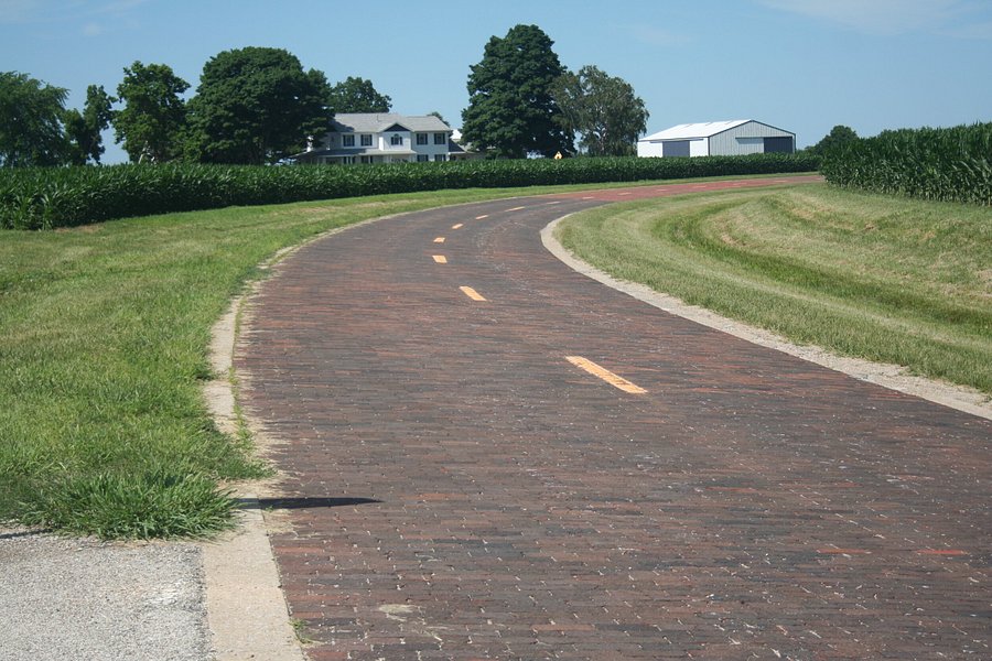 Historic Brick Road (route 66) image