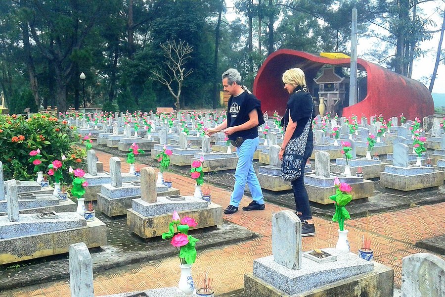 Truong Son Martyrs' Cemetery image