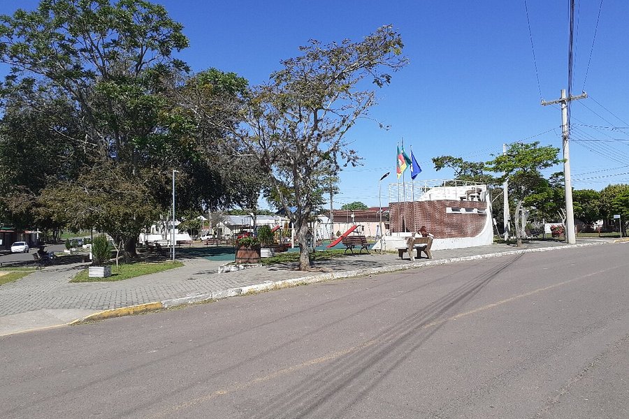 Praça Da Emancipação image