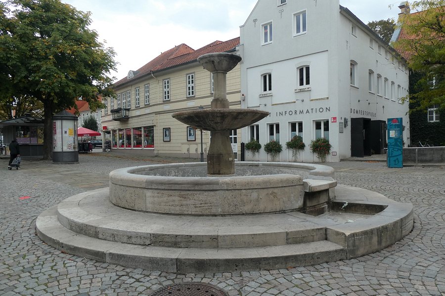 Festspielbrunnen image