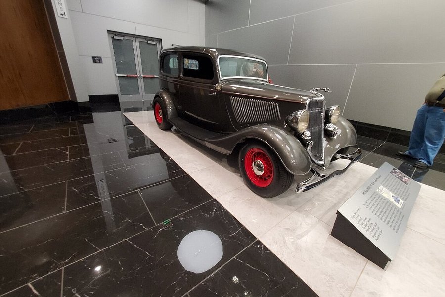 Savoy Automobile Museum image