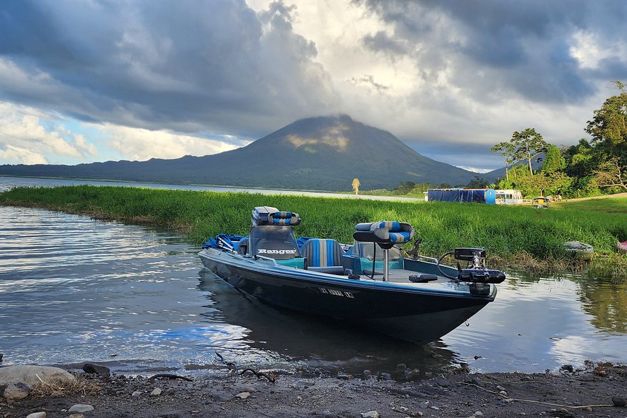 Lake Arenal Fishing image