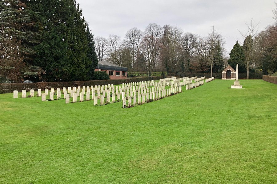 War Cemetery Brunssum image