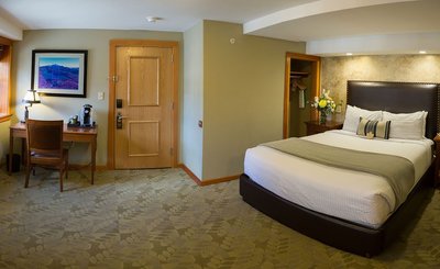 Hotel photo 7 of Golden Arrow Lakeside Resort.