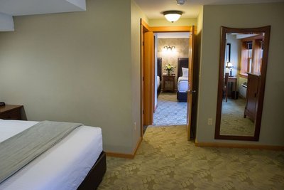 Hotel photo 1 of Golden Arrow Lakeside Resort.