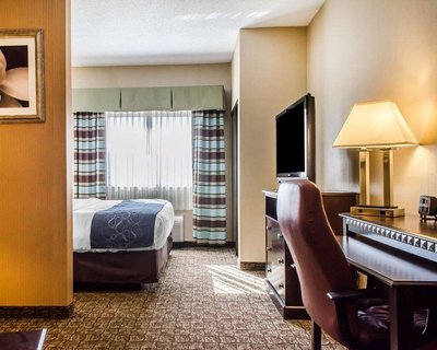 Hotel photo 11 of Comfort Suites.