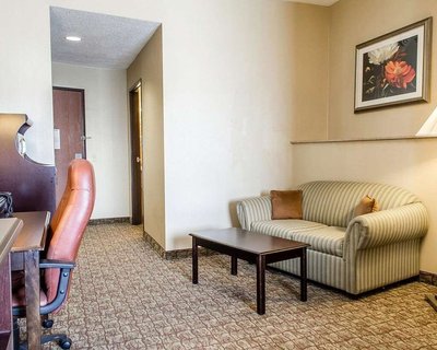 Hotel photo 26 of Comfort Suites.