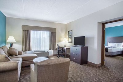 Hotel photo 24 of Comfort Inn & Suites Sarasota I75.