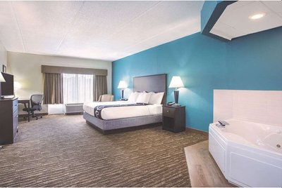 Hotel photo 6 of Comfort Inn & Suites Sarasota I75.