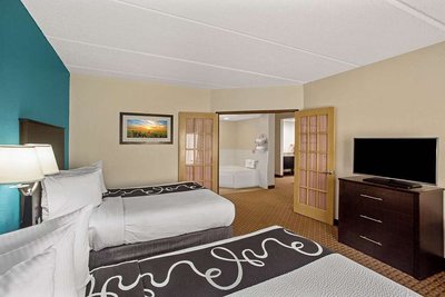 Hotel photo 4 of Comfort Inn & Suites Sarasota I75.