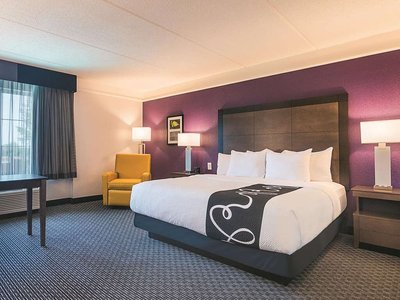 Hotel photo 7 of La Quinta Inn & Suites by Wyndham Virginia Beach.