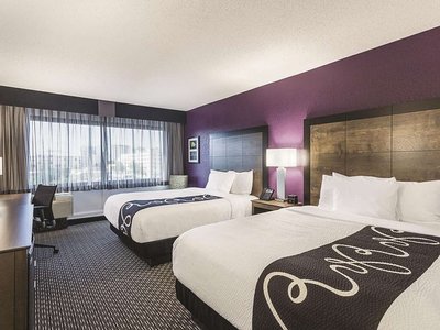 Hotel photo 13 of La Quinta Inn & Suites by Wyndham Virginia Beach.