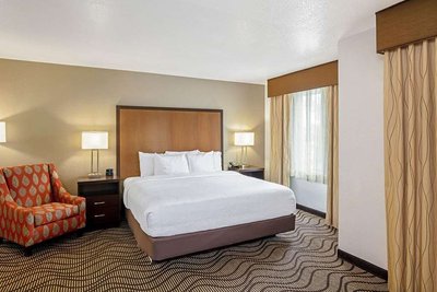 Hotel photo 21 of La Quinta Inn & Suites by Wyndham Las Vegas Red Rock.